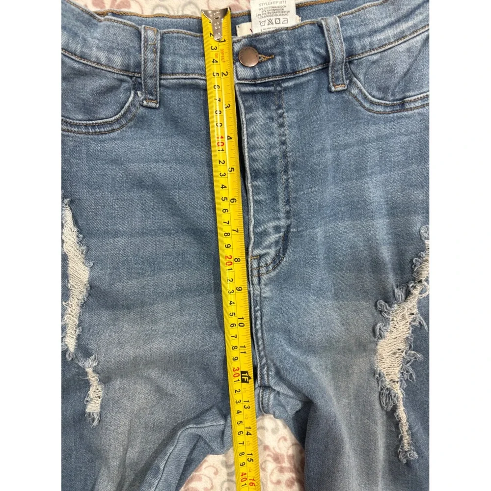 Vibrant MIU High Rise Distressed Skinny Jeans Blue Medium Wash Size 13 W30 EP18